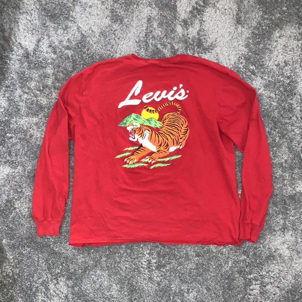 Red Levi’s long sleeve T-shirt